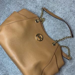 Micheal Kors purse